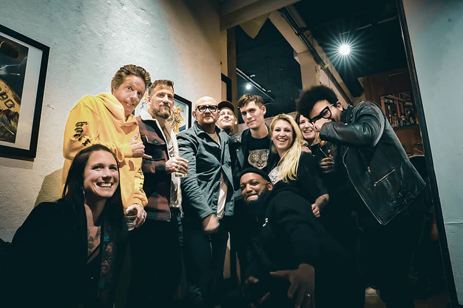 group shot at Minna Gallery, photo copyright adriana de barros