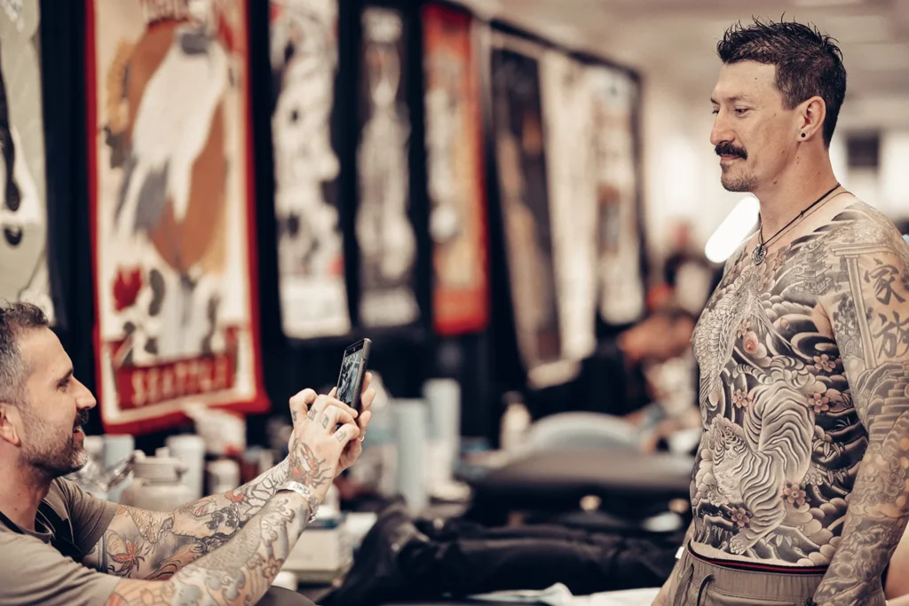 Tattooer Bryan Kachel from Seattle,  photo © Adriana de Barros
