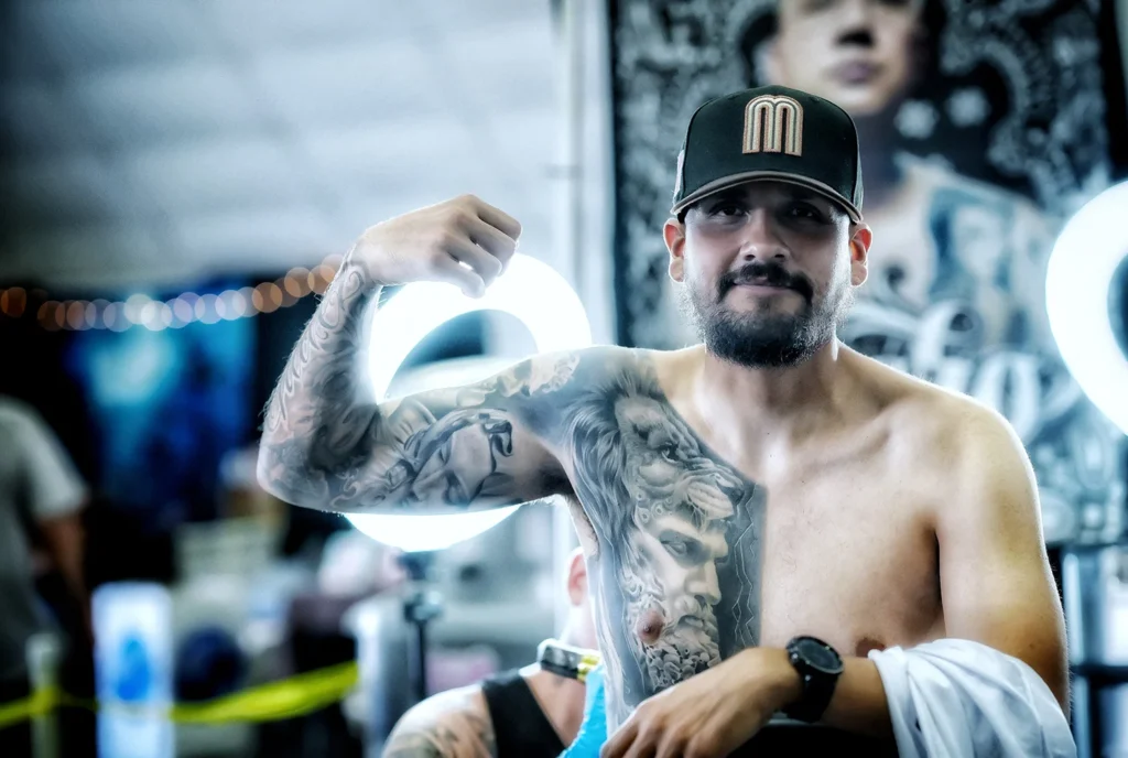 Black and grey tattoo arm by guero,  photo © Adriana de Barros